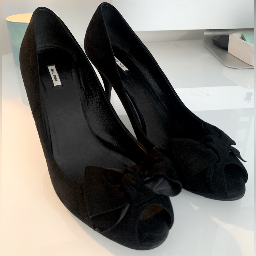 Miu MIu shoes / Bow accent / Suede Heels (Authentic)
